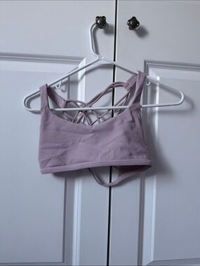 Lululemon free to be bra A/B cup. Lavender ribbed.